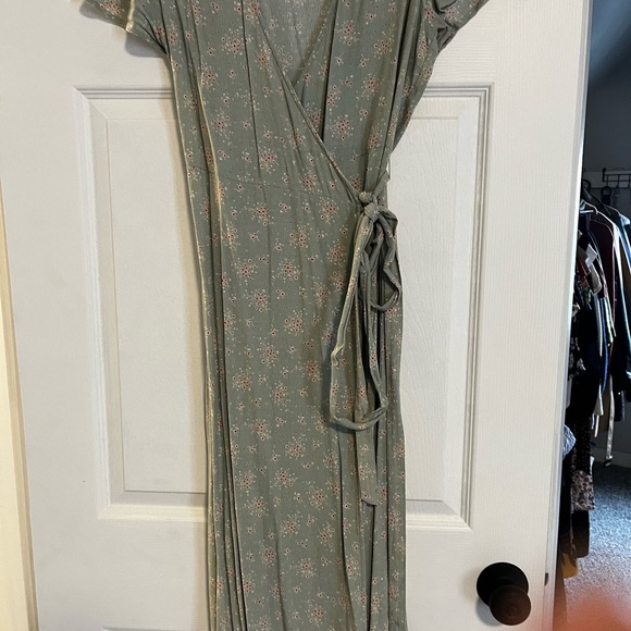 GAP Sage Green Floral Midi Dress - Picture 3 of 5